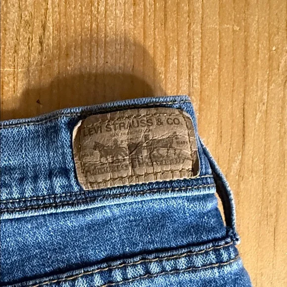 🌼 3 / $20 mix & match Levi's Blue Denim Capris 14 Good Condition! - Picture 8 of 8